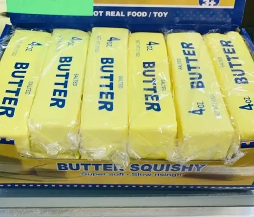 Butter stick squishies · Squishies de barra de mantequilla