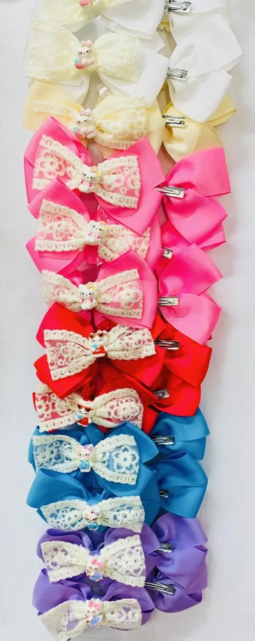 Lace bows · Moños de encaje