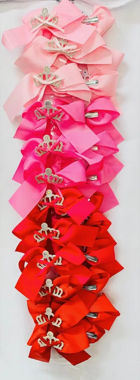 Pink & red crown bows · Moños rosa y rojo con corona
