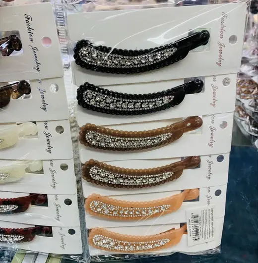Rhinestone barrettes · Broches con piedras